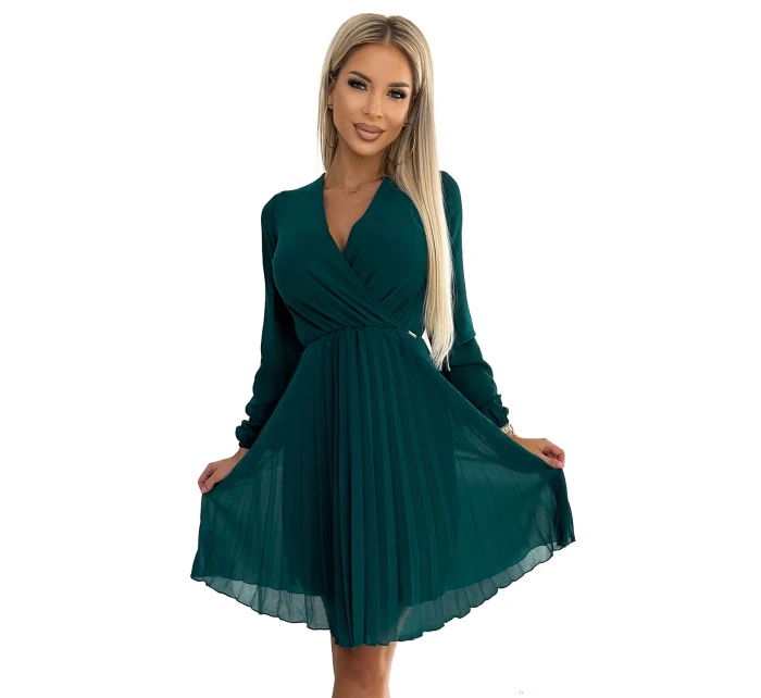 313-14 ISABELLE Plisované šifonové šaty s výstřihem - ZELENÉ