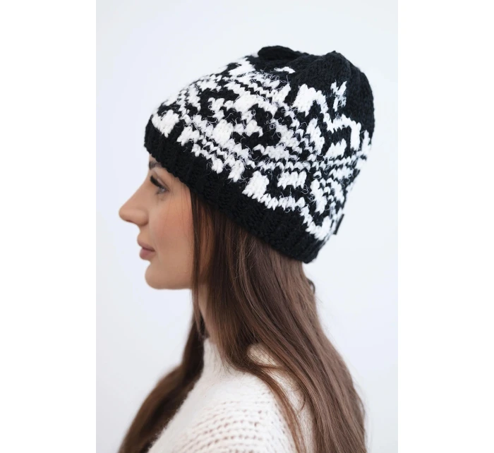 Dámská zimní vlněná čepice s ozdobnými krystalky K399 černá