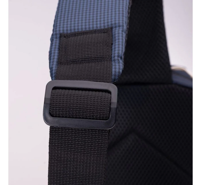 Batoh model 21356088 - Iguana