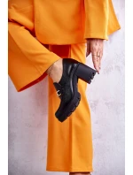 Kožené boty na se zlatým zdobením Černé model 21596585 - Boto