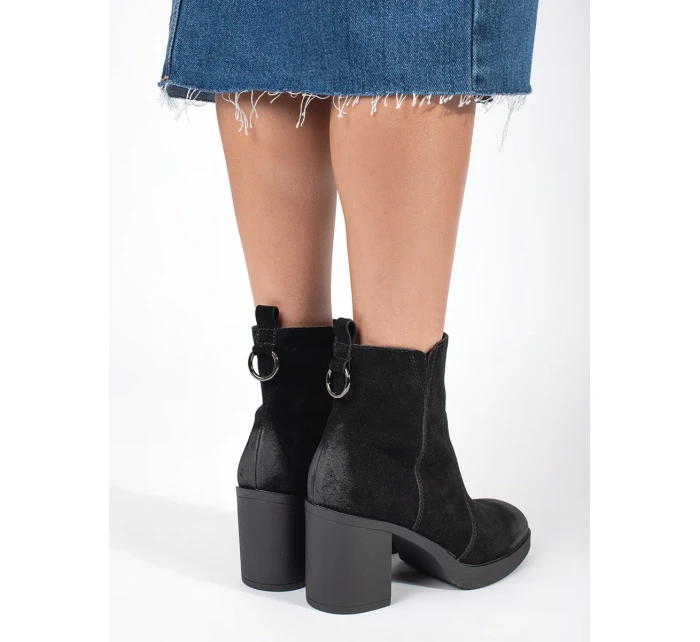 Stylové dámské kotníčkové boty černé na širokém podpatku Stylové dámské kotníčkové boty černé na širokém podpatku