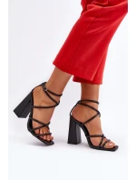 Moderní sandály na podpatku černé model 21650140 - Boto Moderní sandály na podpatku černé model 21650140 - Boto