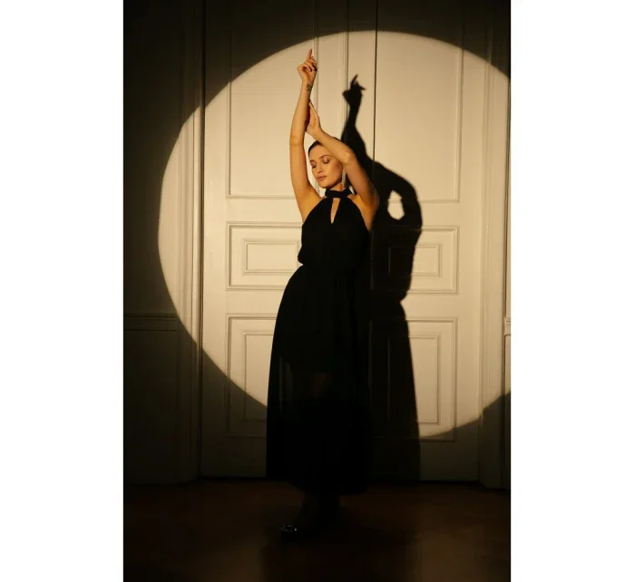 K169 Šifonové šaty se zavazováním za krkem - černé K169 Šifonové šaty se zavazováním za krkem - černé