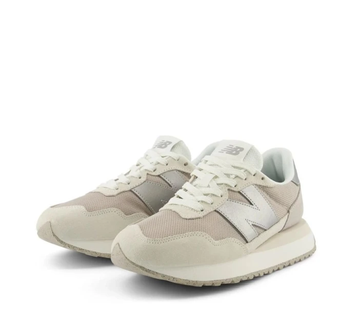 Boty W model 21167339 - New Balance