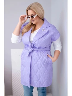 Dámská vesta Plus Size prošívaná s páskem a límcem světle fialová