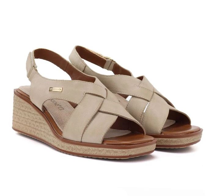 Sergio model 22117012 dámské béžové kožené sandály na platformě - LEONE
