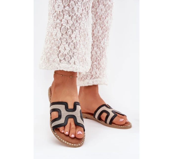 Dámské Pantofle Na Plochém Podpatku Černé model 21703847 - Boto Dámské Pantofle Na Plochém Podpatku Černé model 21703847 - Boto