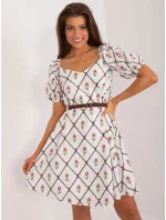 Sukienka LK SK model 19915425 biało brązowy - FPrice Sukienka LK SK model 19915425 biało brązowy - FPrice