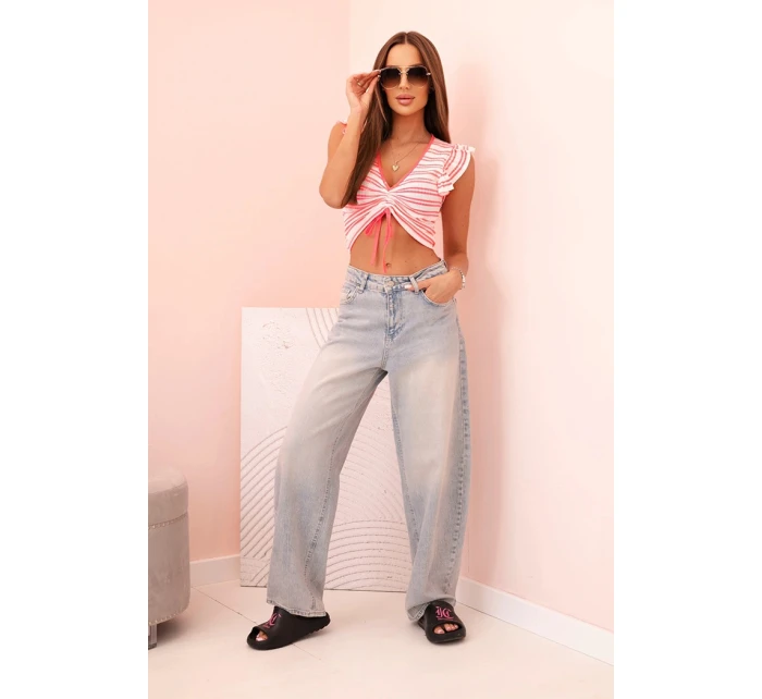 Dámská pruhovaná blůza s nařasením a volánky neonově růžová Dámská pruhovaná blůza s nařasením a volánky neonově růžová