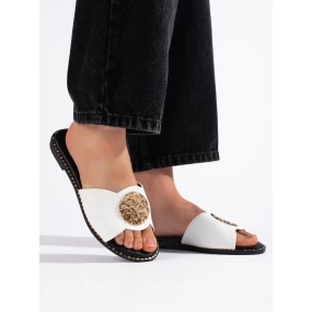 Exkluzívní dámské nazouváky bílé bez podpatku Exkluzívní dámské nazouváky bílé bez podpatku