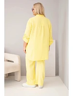 Dámský komplet Plus Size s košilí na knoflíky a kalhotami se širokými nohavicemi žlutý model 22069909 - K-Fashion