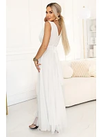 Dlouhé maxi šaty s a hlubokým výstřihem ecru barva model 22079727 - numoco basic Dlouhé maxi šaty s a hlubokým výstřihem ecru barva model 22079727 - numoco basic