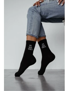 Dámské ponožky s nápisem „NO BAD VIBES“ – černé