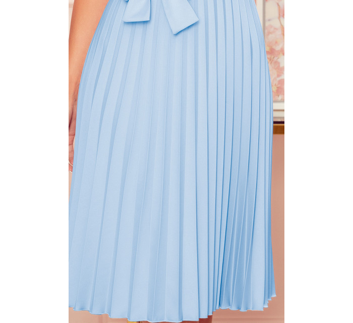 LILA - Světle modré dámské plisované šaty s krátkými rukávy 311-8