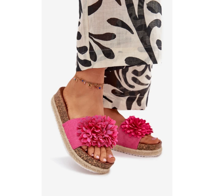 Dámské sandály na platformě s ozdobnými květinami fuchsie model 21704417 - Boto Dámské sandály na platformě s ozdobnými květinami fuchsie model 21704417 - Boto