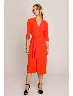 model 20966169 Šaty se zavinovacími detaily ve střední délce korálová barva - STYLOVE