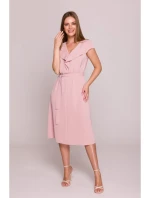 S411 Šaty bez rukávů s volánkovým výstřihem - pudrové S411 Šaty bez rukávů s volánkovým výstřihem - pudrové