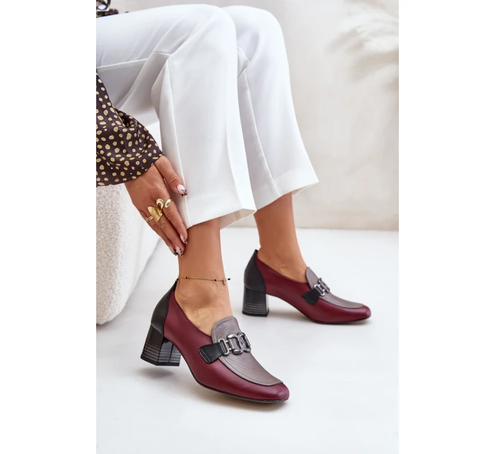 Kožené lodičky na podpatku se zlatou ozdobou Laura Messi 2861 bordové