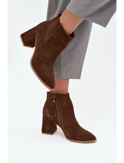 Kozačky z přírodního semiše s vysokým podpatkem vyhřívané hnědé model 21712923 - Zazoo