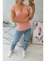 Halenka s krajkovým výstřihem meruňková