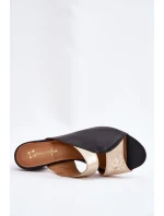 Kožené Dámské Klapky Na Podpatku model 21697462 - Maciejka Kožené Dámské Klapky Na Podpatku model 21697462 - Maciejka