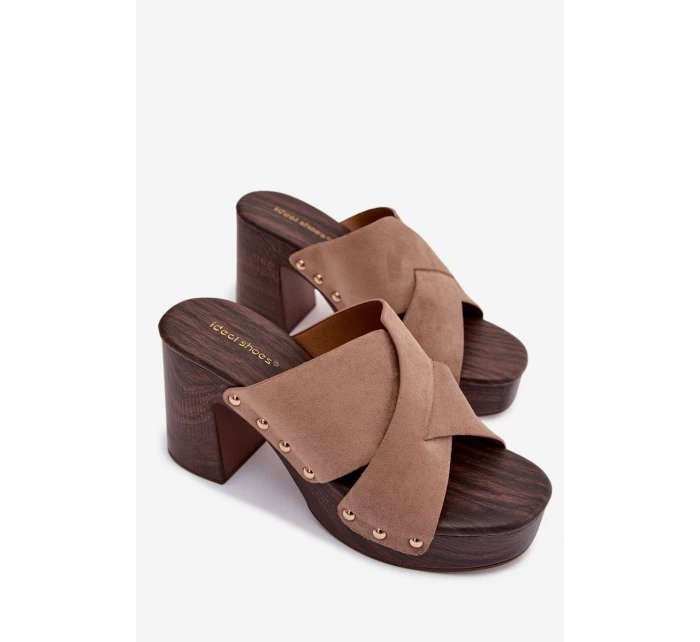 Dámské sandály na podpatku se zlatými přezkami tmavě béžové Nerelle