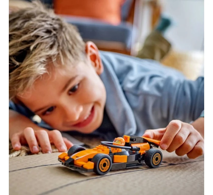 LEGO CITY 60442 Řidič F1 a vůz McLaren LEGO CITY 60442 Řidič F1 a vůz McLaren