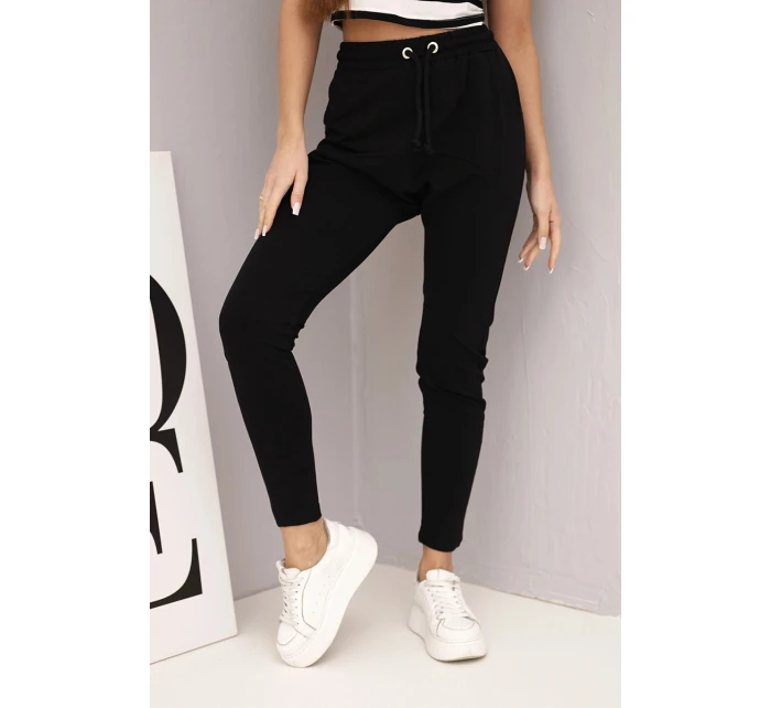 Dámské tepláky s elastickým pasem a šňůrkou černé