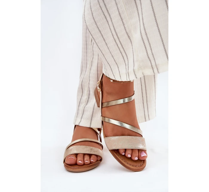 Kožené dámské sandály na plochém podpatku model 21697455 zlaté - Maciejka