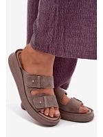 Kožené semišové dámské pantofle na platformě Vinceza 66916 Tmavě béžové