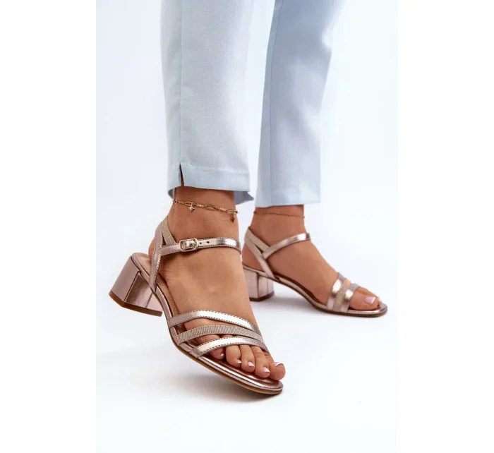Dámské sandály na nízkém podpatku vyrobené z eko kůže Sergio Leone SK046 růžové zlato Dámské sandály na nízkém podpatku vyrobené z eko kůže Sergio Leone SK046 růžové zlato