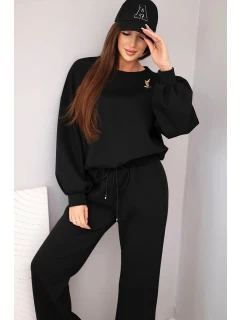 Dámský komplet máslová mikina s broží a kalhoty s rovnými nohavicemi černý