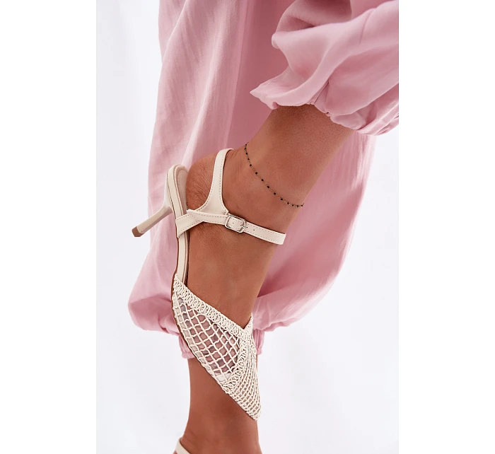 Světle béžové sandály s na podpatku pletené model 22092176 - Boto