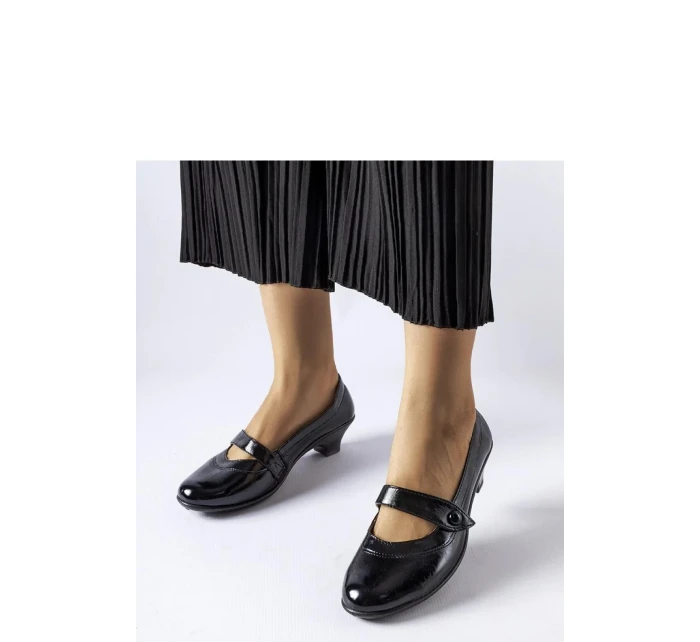 Boty na podpatku model 204768 Solea Boty na podpatku model 204768 Solea