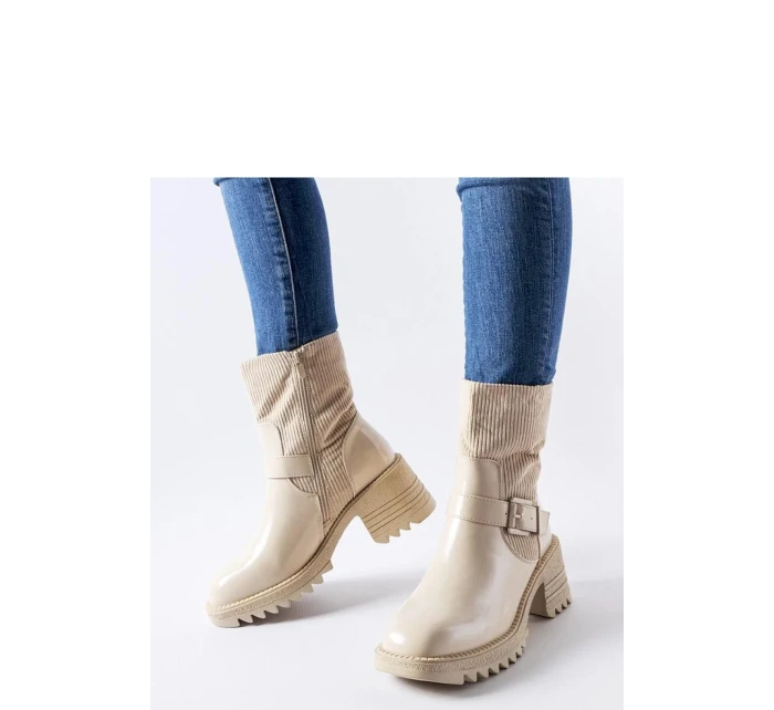 Boty na podpatku model 206526 Solea Boty na podpatku model 206526 Solea