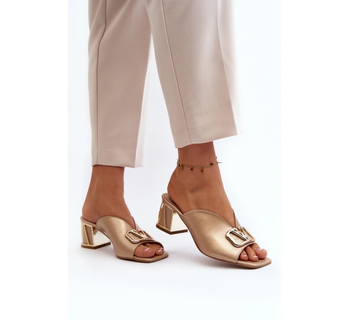 Elegantní dámské sandály na podpatku model 21647439 zlaté - Laura Messi