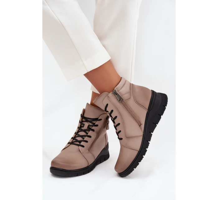 Boty na klínovém podpatku model 217731 Step in style Boty na klínovém podpatku model 217731 Step in style