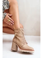 Zateplené botky na podpatku se zlatým detailem béžové model 21672439 - Boto Zateplené botky na podpatku se zlatým detailem béžové model 21672439 - Boto