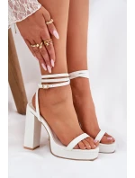 Dámské Sandály Na Podpatku S Páskem Bílé Fevenne Dámské Sandály Na Podpatku S Páskem Bílé Fevenne