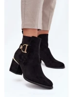 Zateplené dámské boty na podpatku se zlatými prvky černé model 21708256 - Boto Zateplené dámské boty na podpatku se zlatými prvky černé model 21708256 - Boto