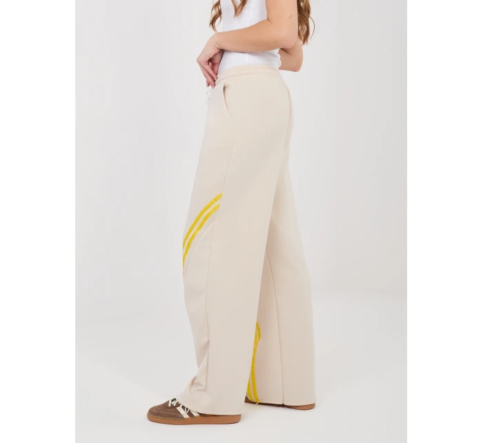 Spodnie dresowe IT DR model 22027592 beżowy - FPrice Spodnie dresowe IT DR model 22027592 beżowy - FPrice