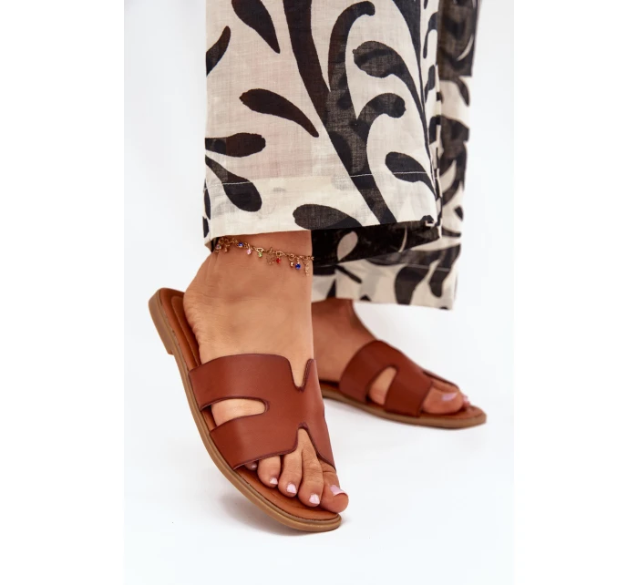 Dámské ploché pantofle s výřezy – camel