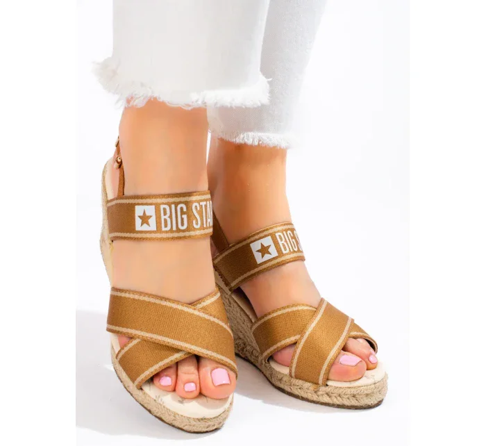 Jedinečné sandály dámské hnědé na klínku Jedinečné sandály dámské hnědé na klínku