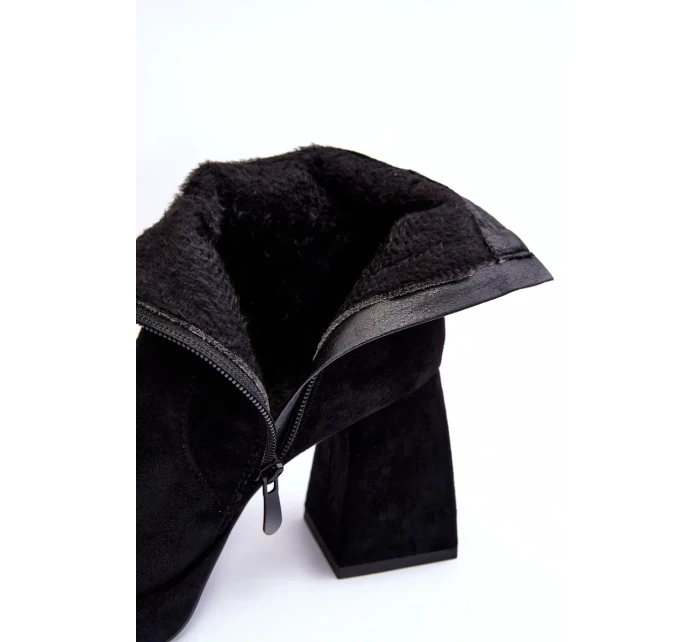 Černé semišové kotníkové boty s podpatky model 20020597 - Kesi Černé semišové kotníkové boty s podpatky model 20020597 - Kesi