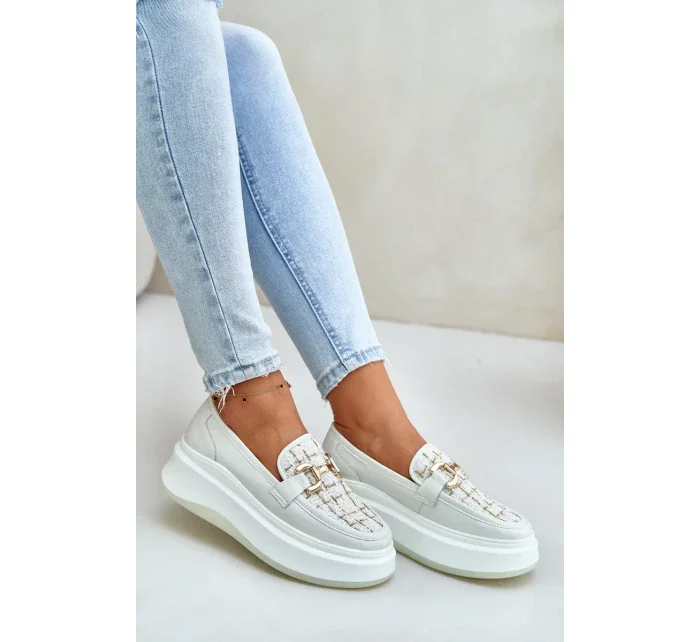 Kožené Dámské Mokasíny Na Platformě Se Zlatou Ozdobou Vinceza Světle Béžové Kožené Dámské Mokasíny Na Platformě Se Zlatou Ozdobou Vinceza Světle Béžové