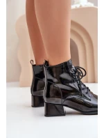 Kožené lakované kotníkové boty na podpatku zateplené D&A JC42-53 černé Kožené lakované kotníkové boty na podpatku zateplené D&A JC42-53 černé