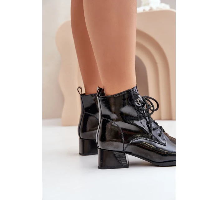 Kožené lakované kotníkové boty na podpatku zateplené D&A JC42-53 černé Kožené lakované kotníkové boty na podpatku zateplené D&A JC42-53 černé