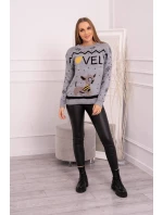 Vánoční svetr s šedým nápisem