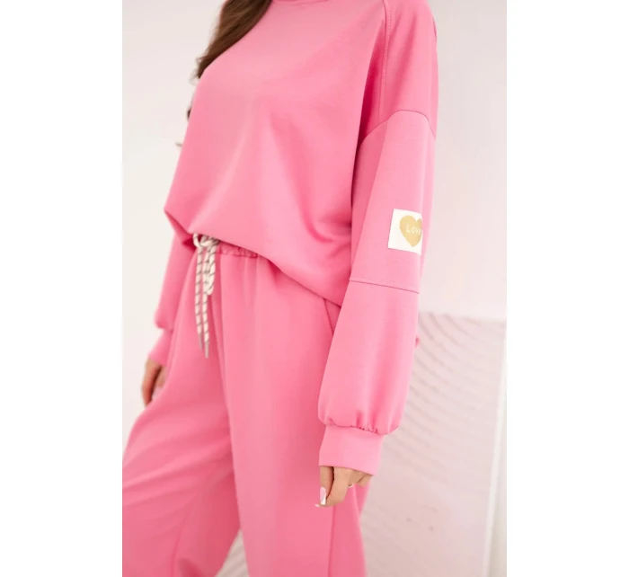 Dámský máslový komplet s volnou mikinou a kalhotami s nápisem LOVE růžová Dámský máslový komplet s volnou mikinou a kalhotami s nápisem LOVE růžová