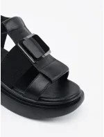 Módní  sandály dámské černé bez podpatku